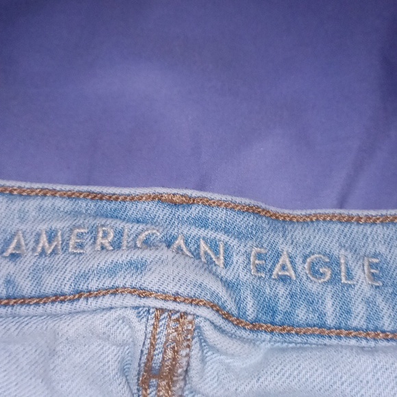 American eagle women's distressed jeans size 2 regular. - Picture 2 of 9